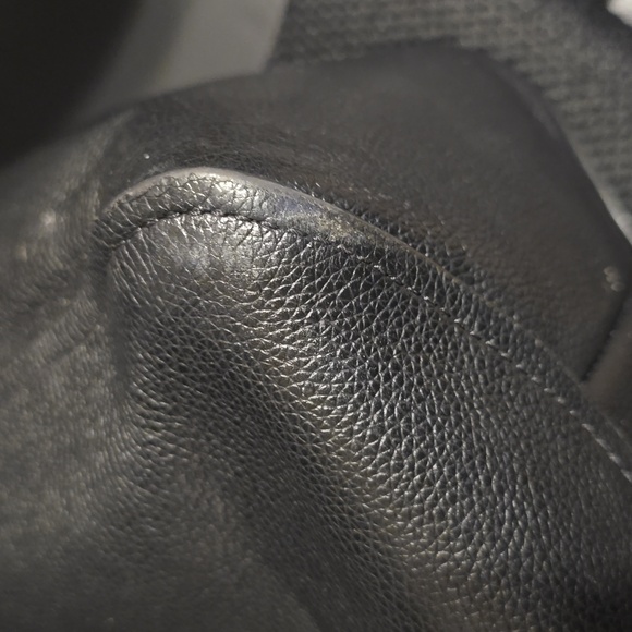 Kate spade tote. Adding Free Wallet With Purchase - Picture 8 of 9